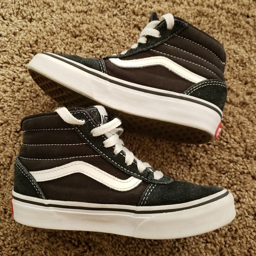 ⛔SOLD⛔ Vans Hi-Top Sneakers